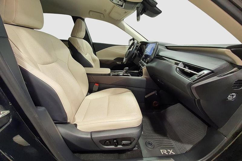Lexus RX bild 18