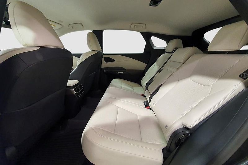 Lexus RX bild 20