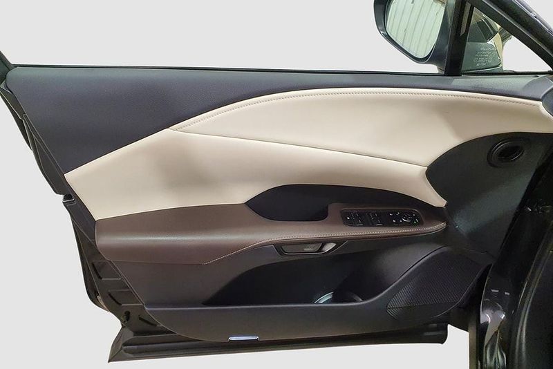 Lexus RX bild 23