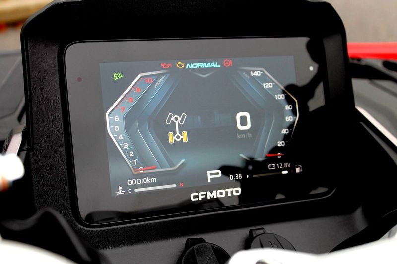 CFMOTO C-Force bild 8