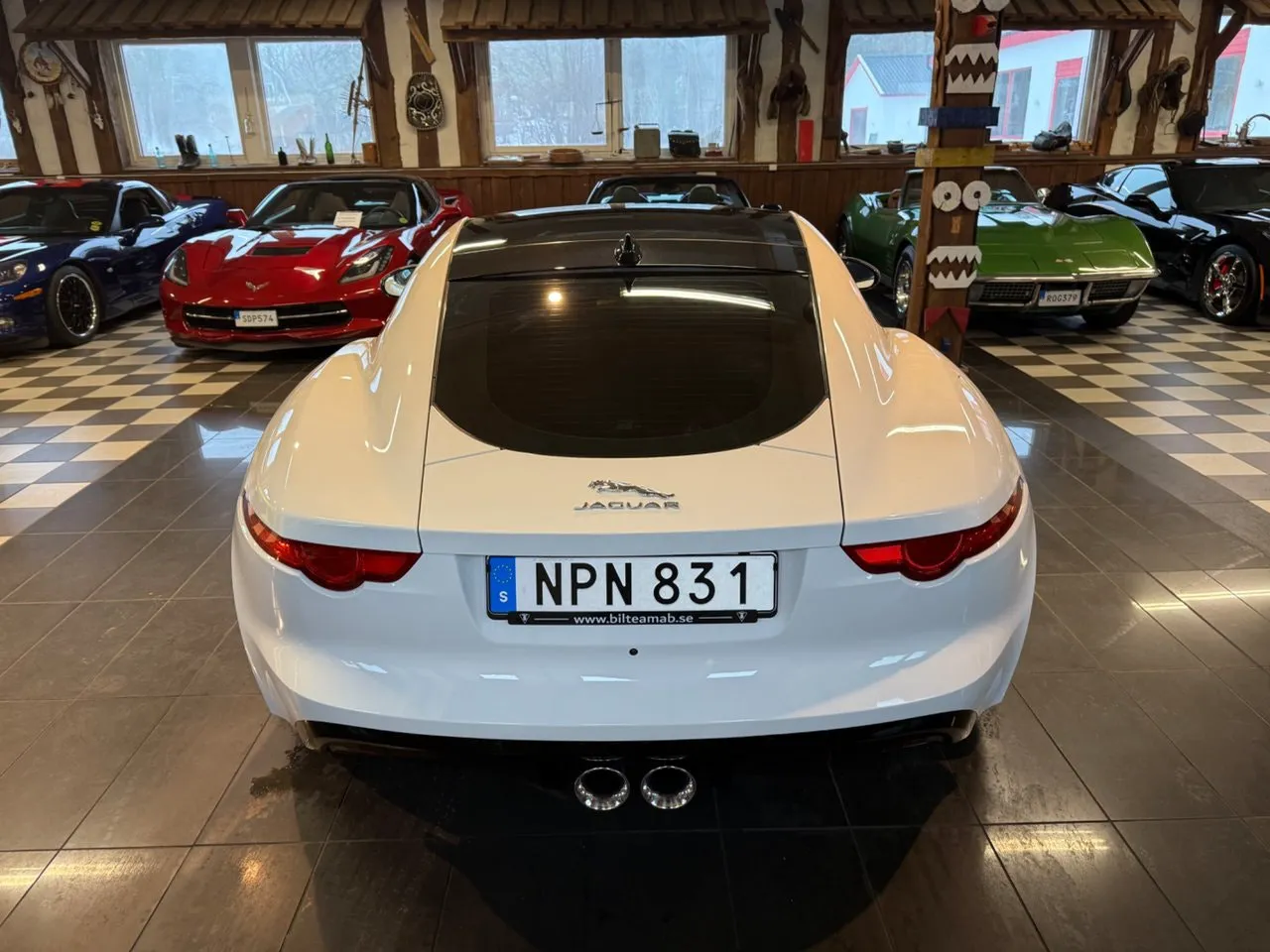 Vehicle image 15