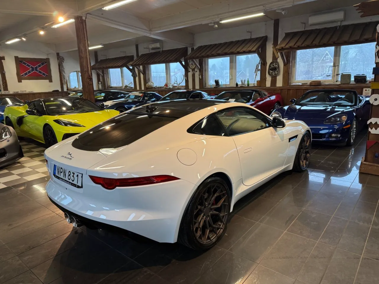 Vehicle image 18
