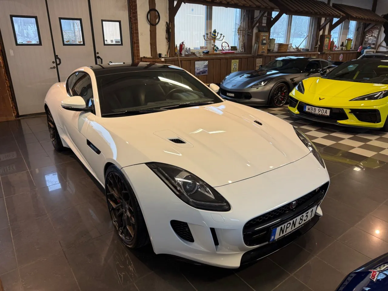Vehicle image 21