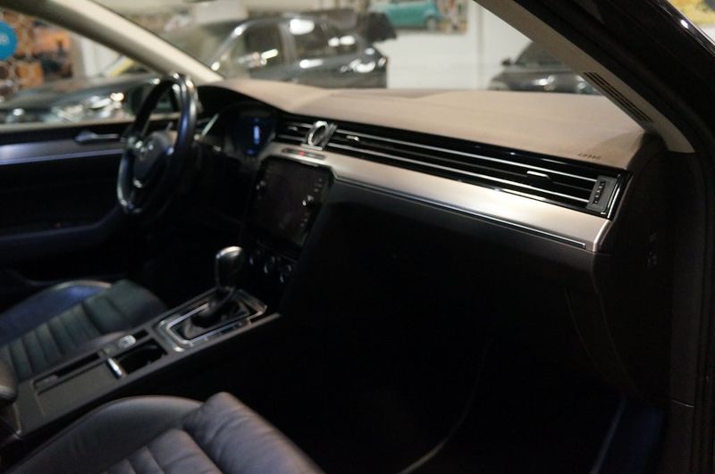 Volkswagen Passat bild 9