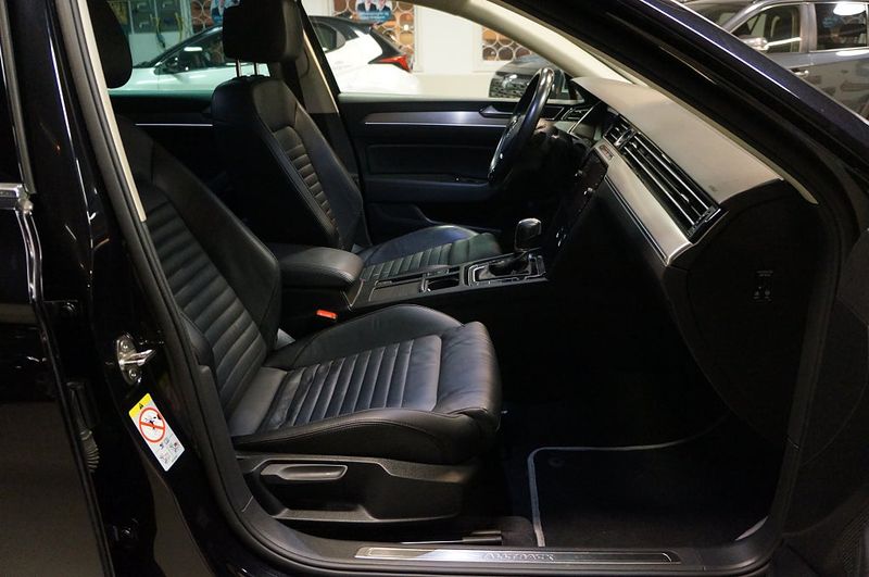 Volkswagen Passat bild 8