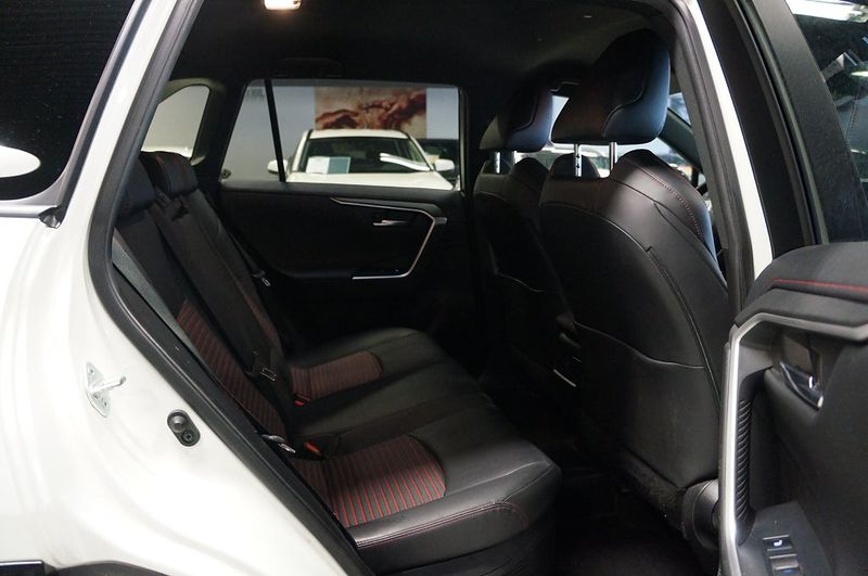 Toyota RAV4 bild 12