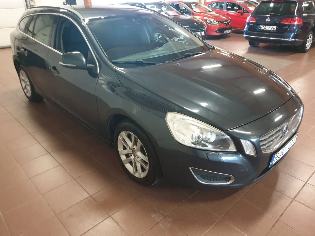 Vehicle image 5