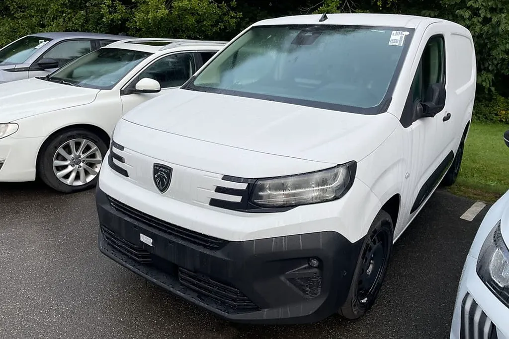 Vehicle image 1