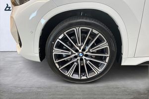 BMW iX1 bild 13
