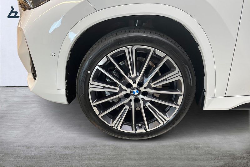 BMW iX1 bild 13