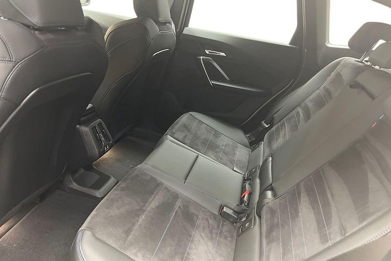 BMW iX1 bild 11