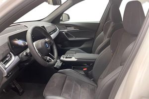 BMW iX1 bild 9