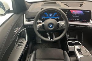 BMW iX1 bild 10