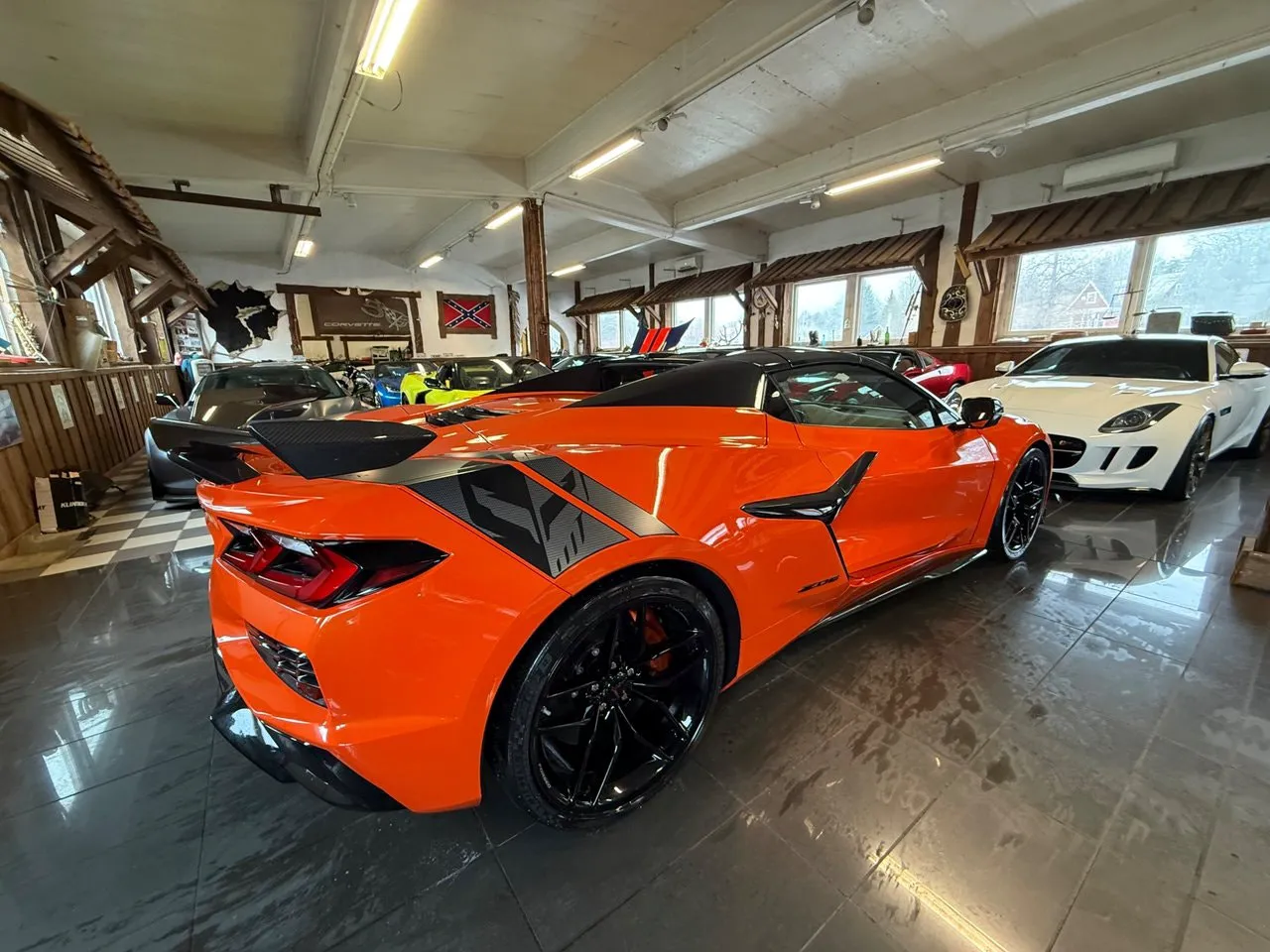Vehicle image 14