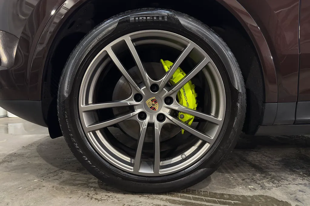 Vehicle image 26