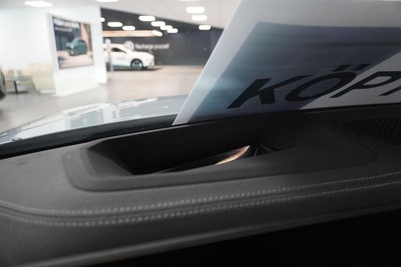 BMW i4 bild 14