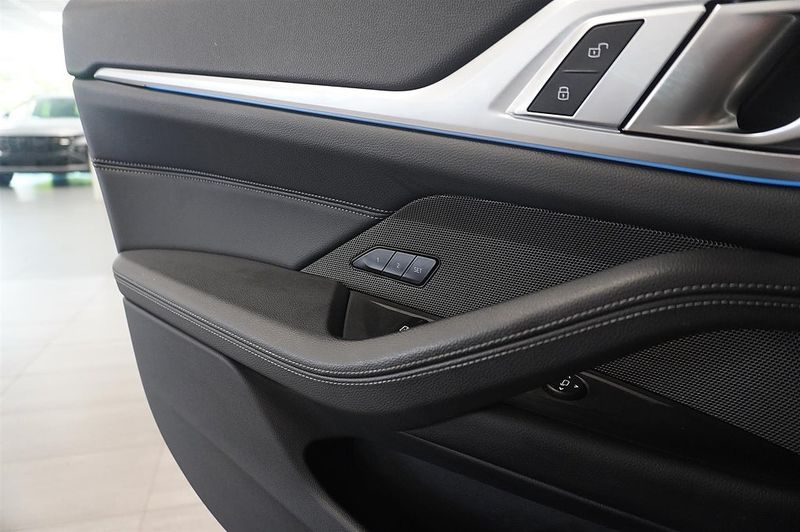 BMW i4 bild 17