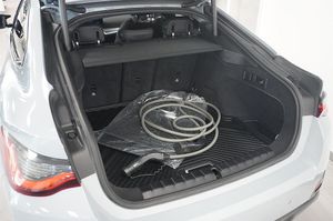 BMW i4 bild 9