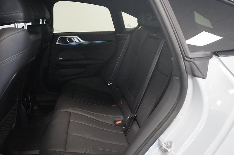 BMW i4 bild 8