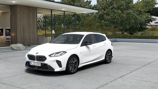 BMW M135 i xDrive Steptronic M Sport H/K PL fr 4395kr/mån 24 mån - 2027