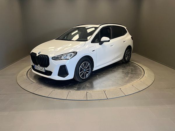 BMW 230 e xDrive Active Tourer M Sport Dragkrok Panorama HK Ljud - 2023