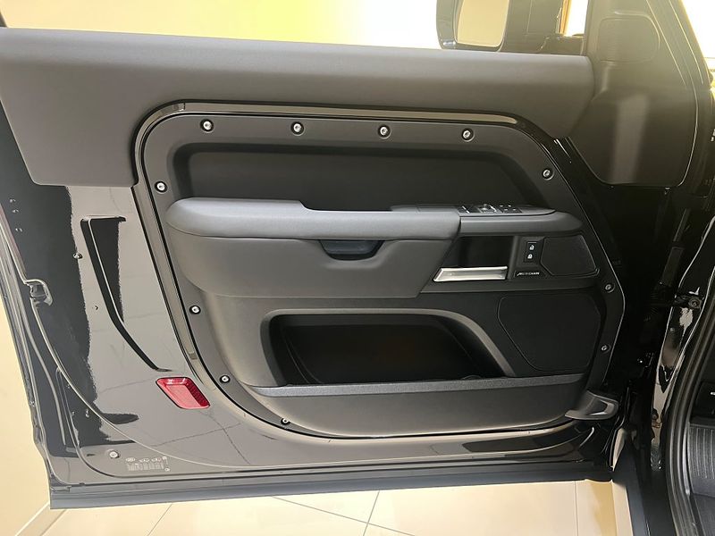 Land Rover Defender bild 12