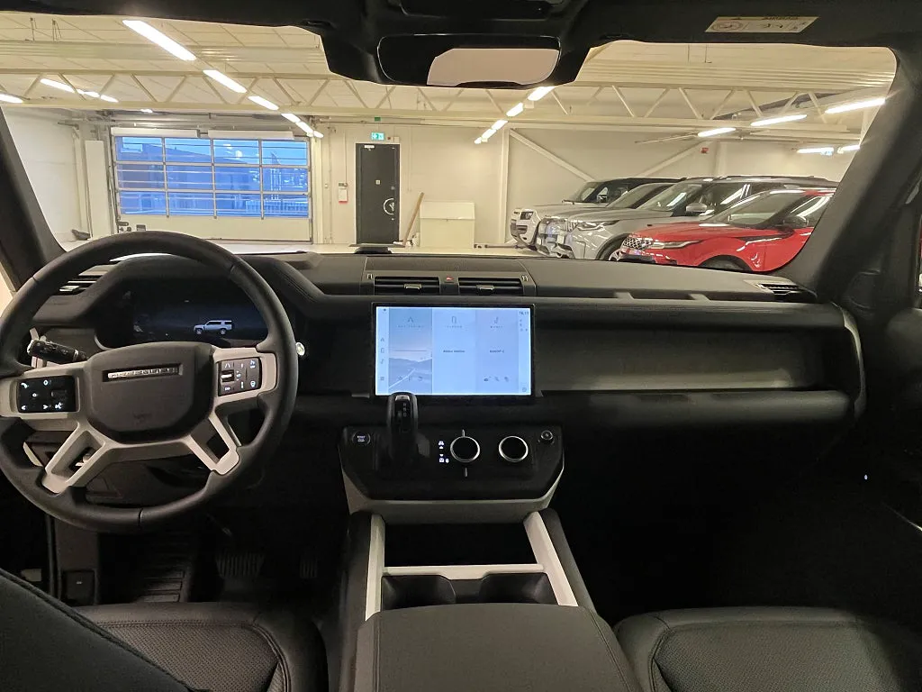 Vehicle image 8