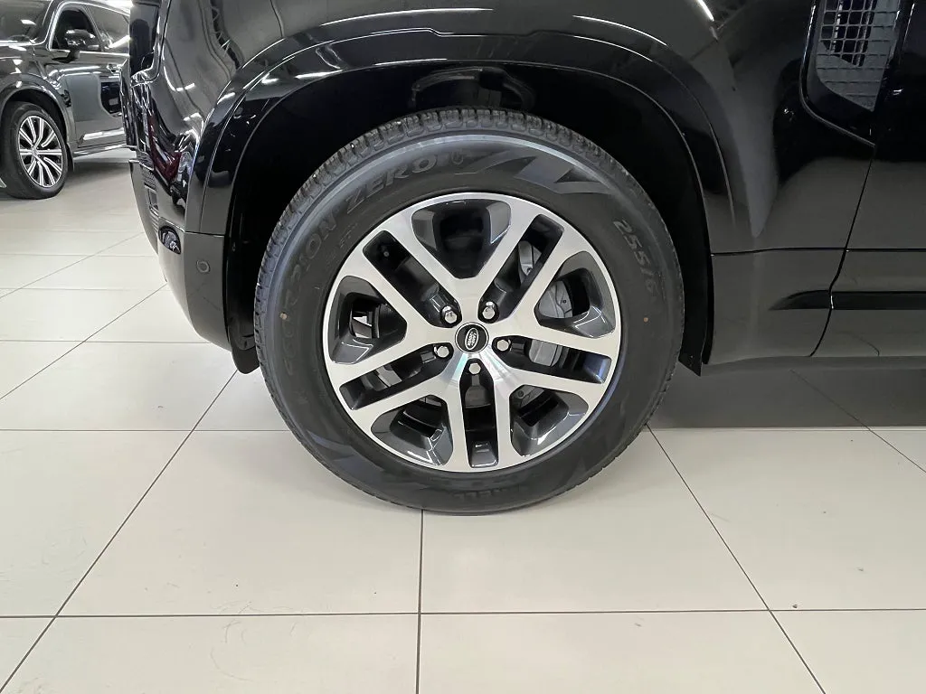 Vehicle image 11