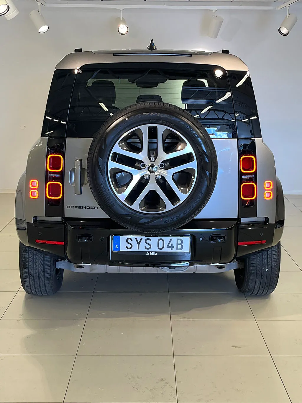 Vehicle image 8