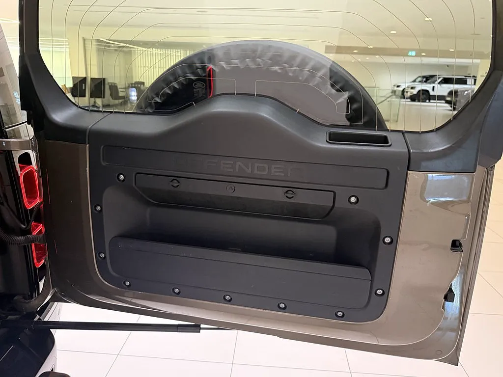 Vehicle image 20