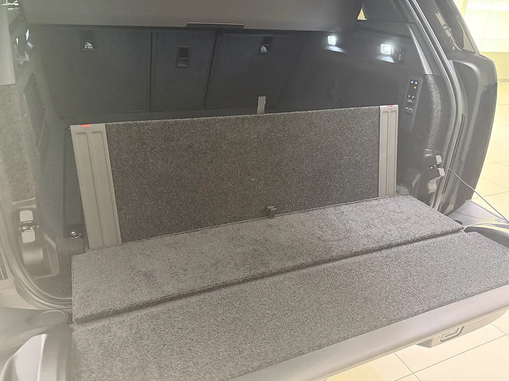 Vehicle image 28