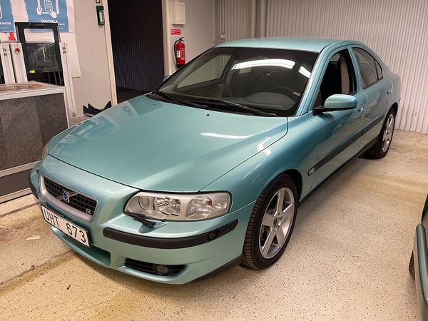 Volvo S60 R Svensksåld med låga mil - 2004