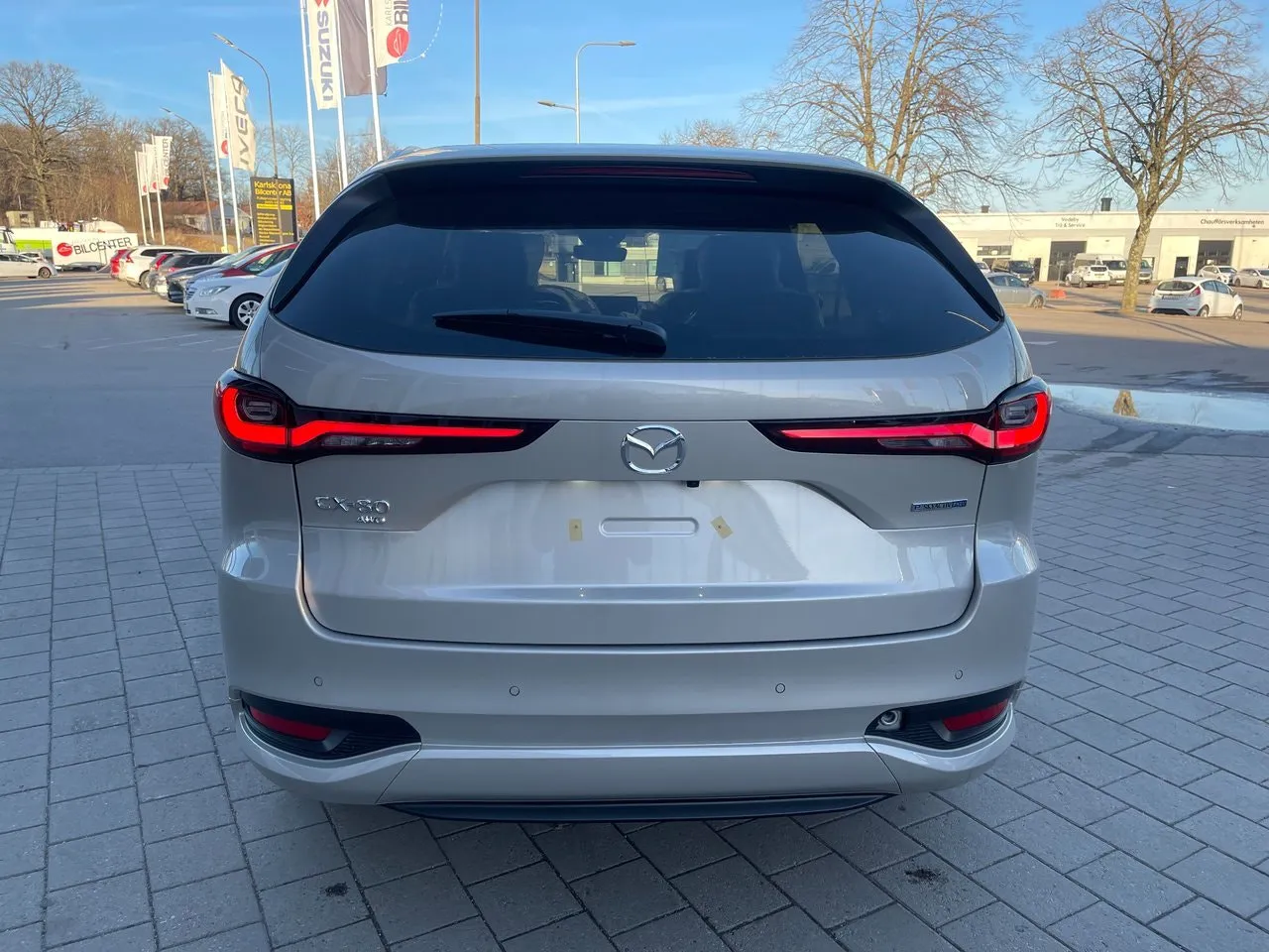 Vehicle image 5