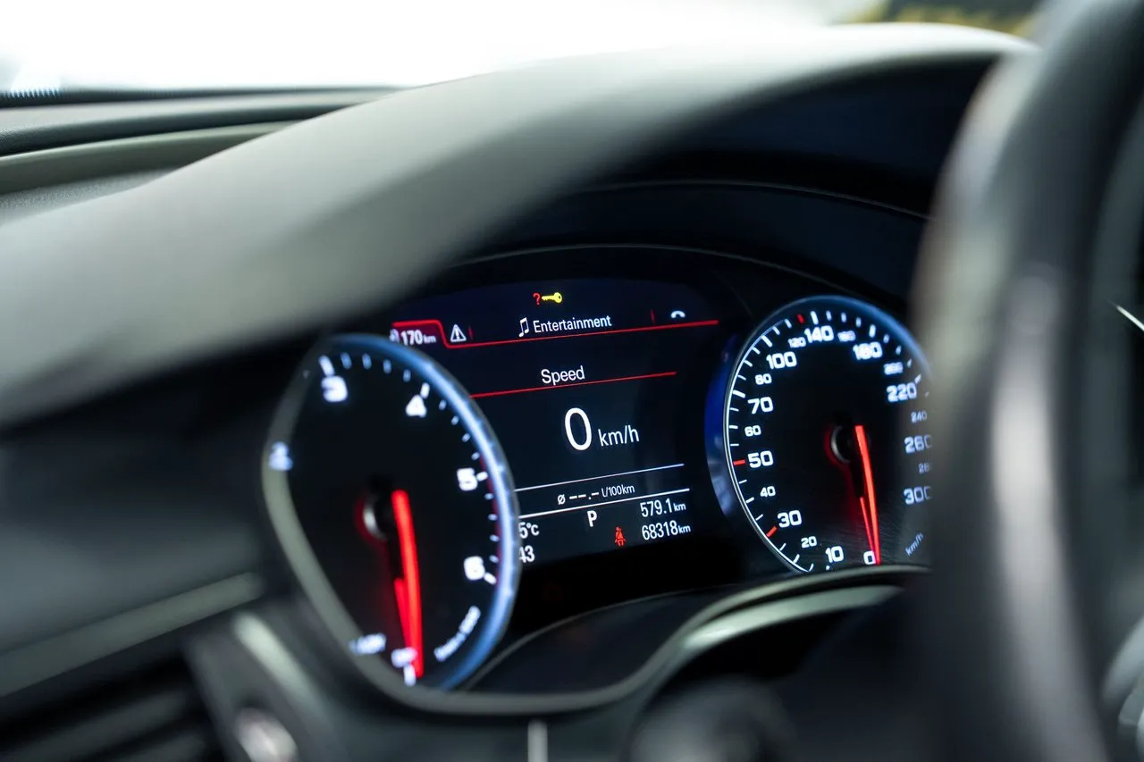 Vehicle image 15