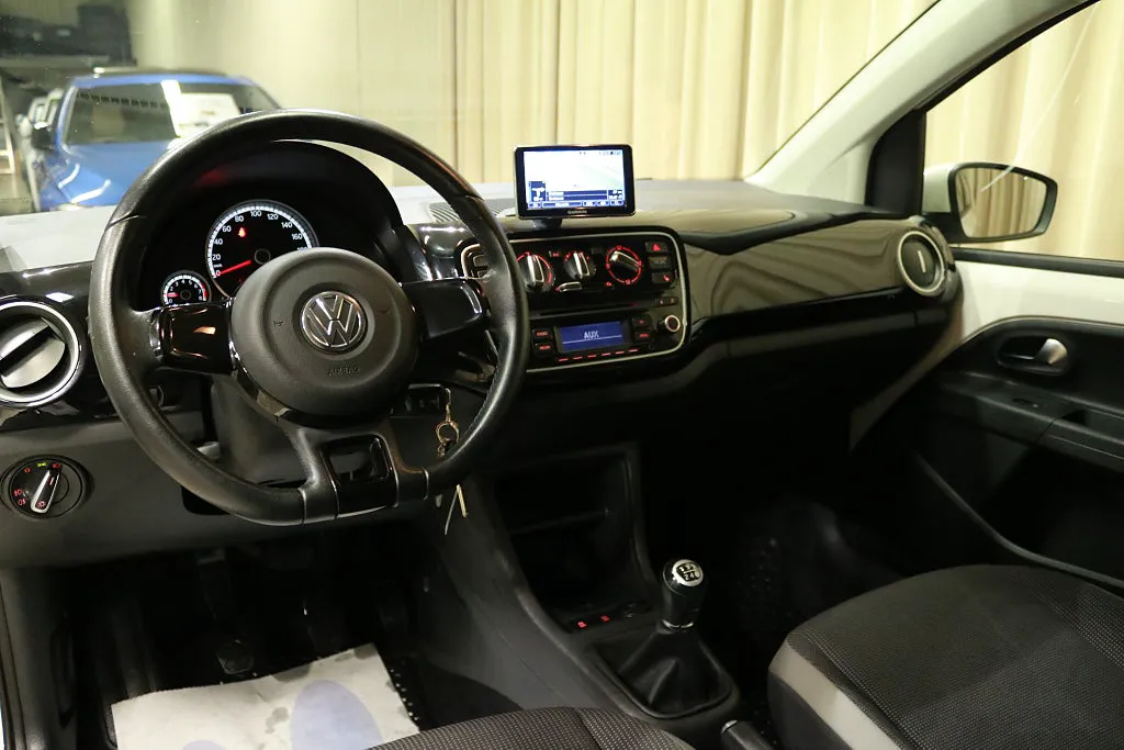 Vehicle image 14