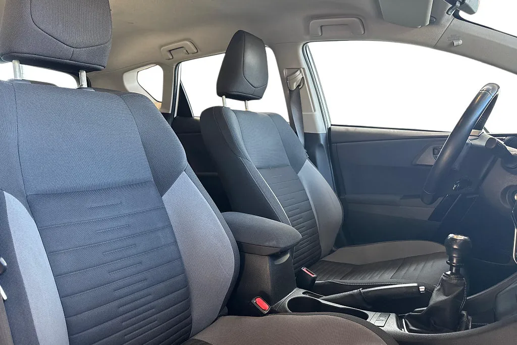Vehicle image 14