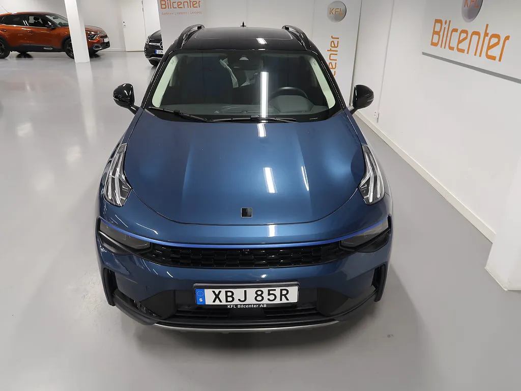 Vehicle image 10