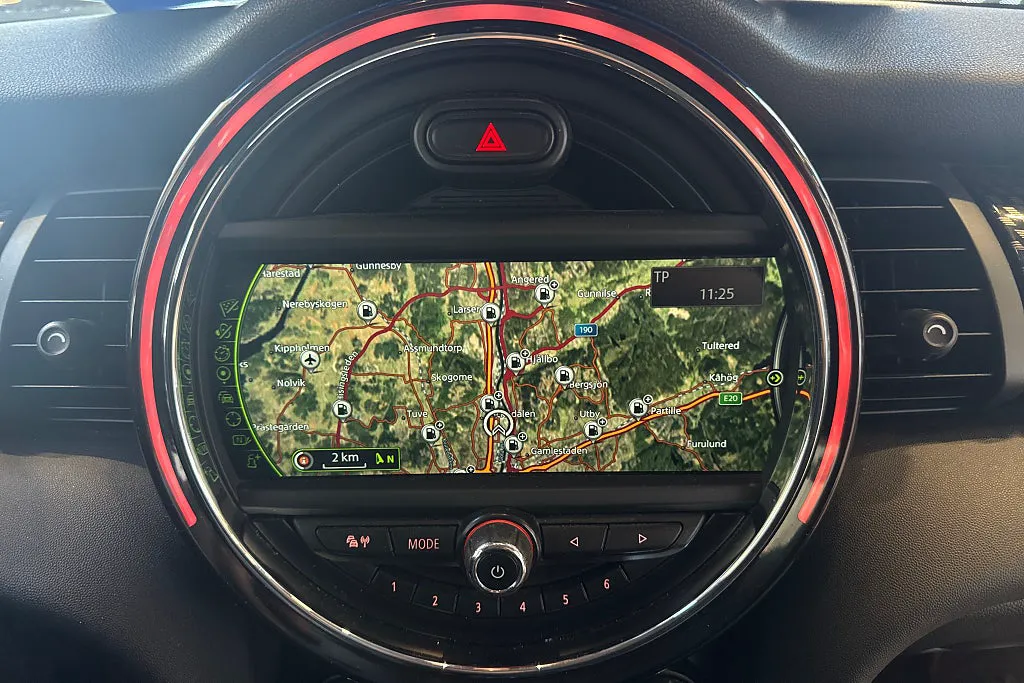Vehicle image 18
