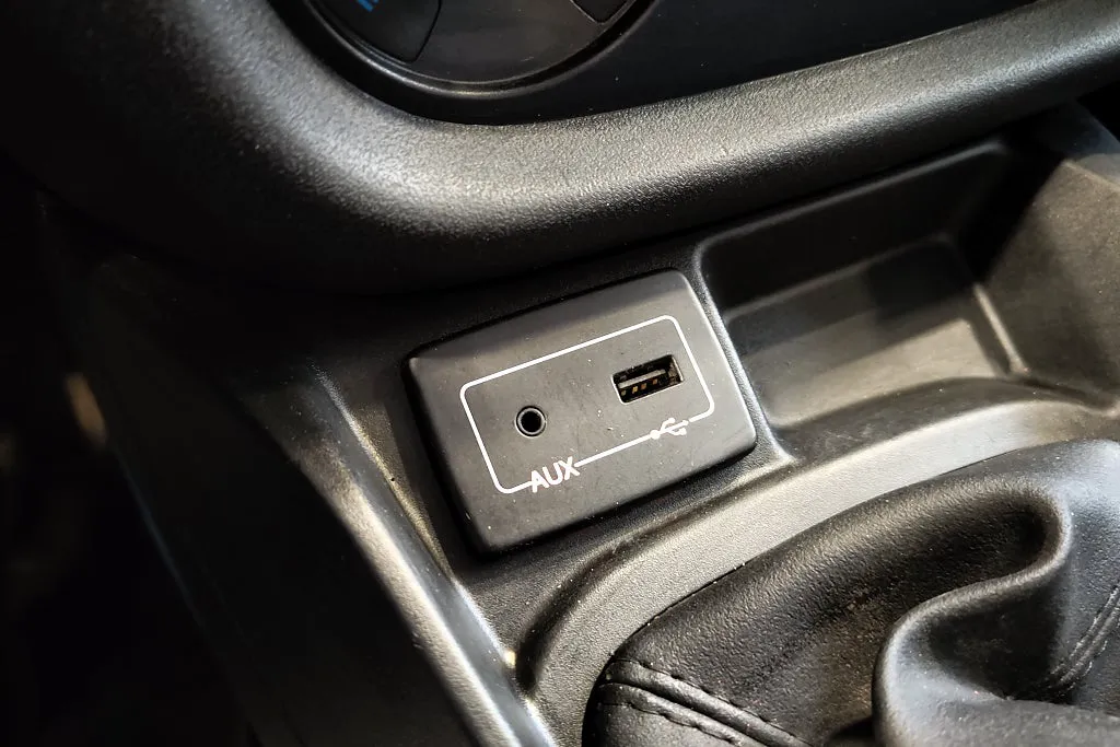 Vehicle image 18