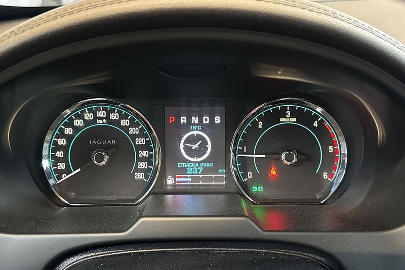 Jaguar XF bild 18