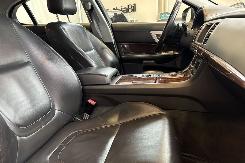 Jaguar XF bild 12