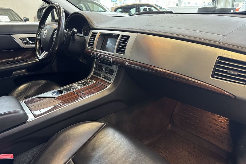 Jaguar XF bild 11