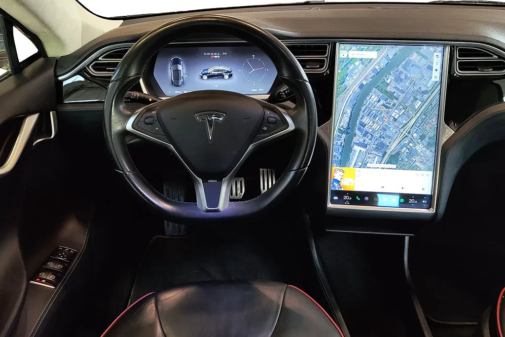 Vehicle image 15