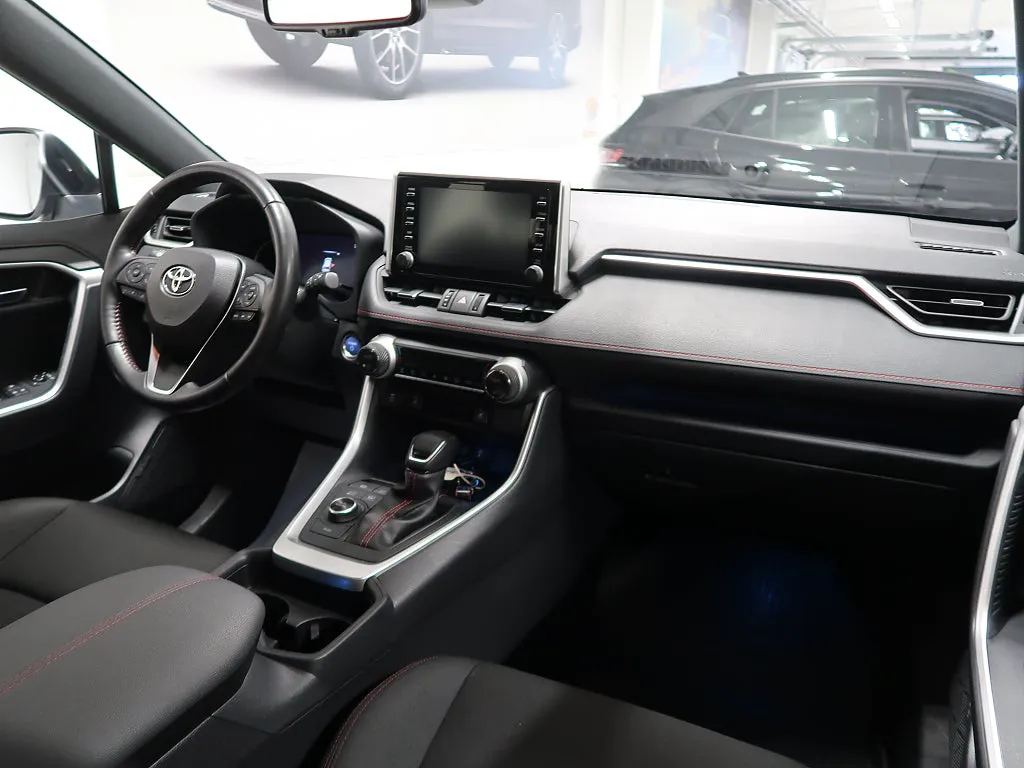 Vehicle image 18