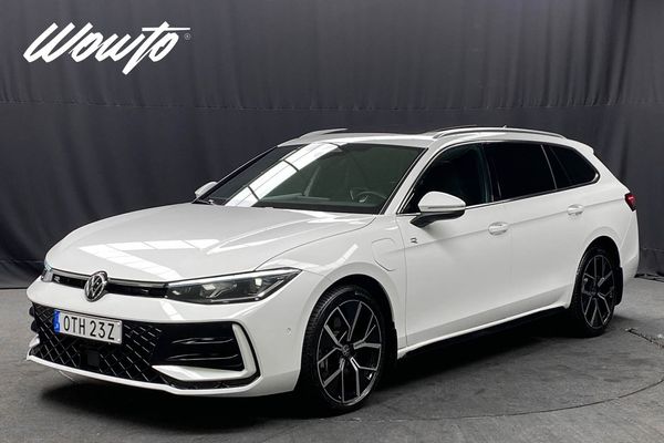 Volkswagen Passat eHybrid 1.5 TSI DSG 272HK R-Line/Pano/Moms - 2025