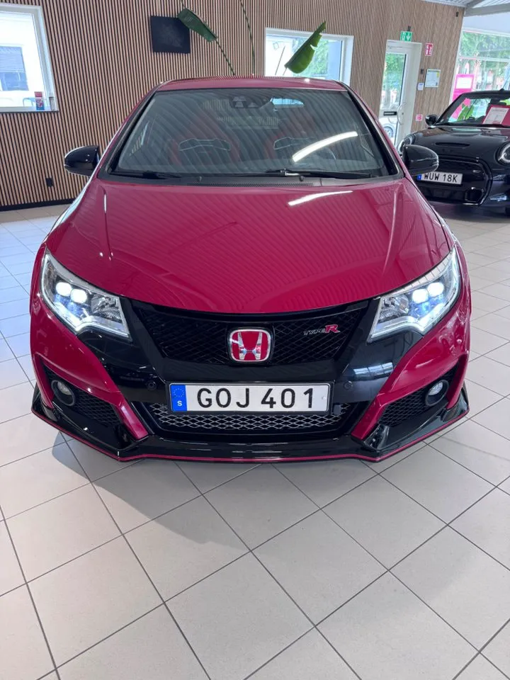 Vehicle image 13