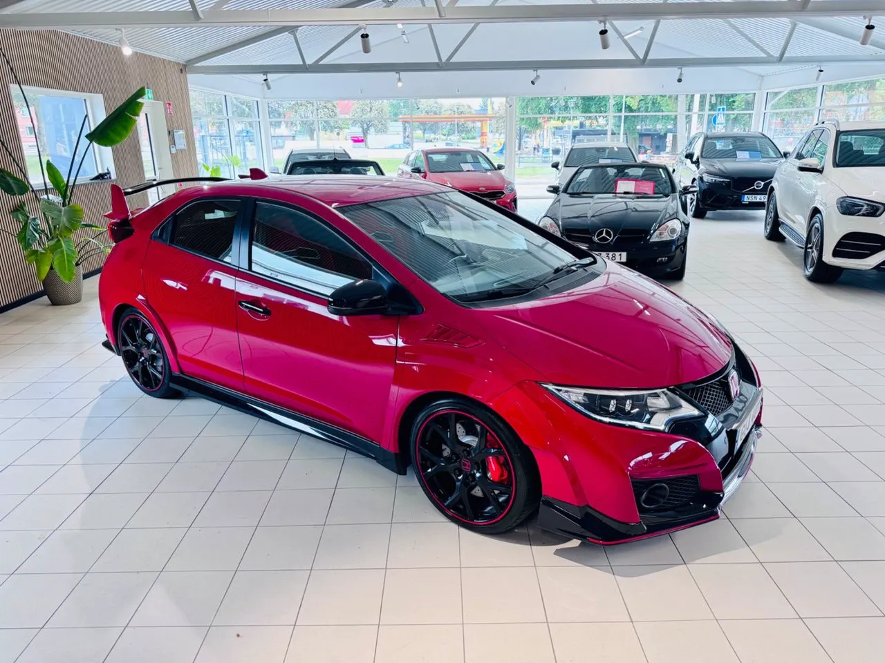 Vehicle image 6