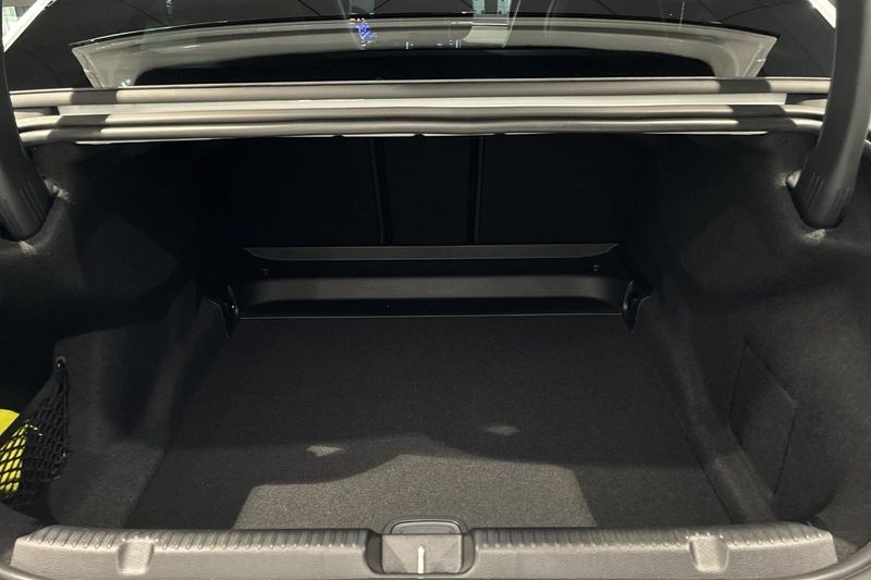 Mercedes EQE350+ bild 14