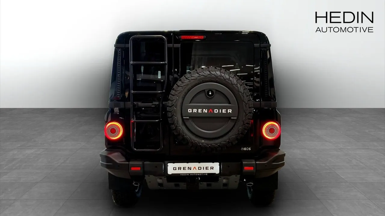 Vehicle image 6