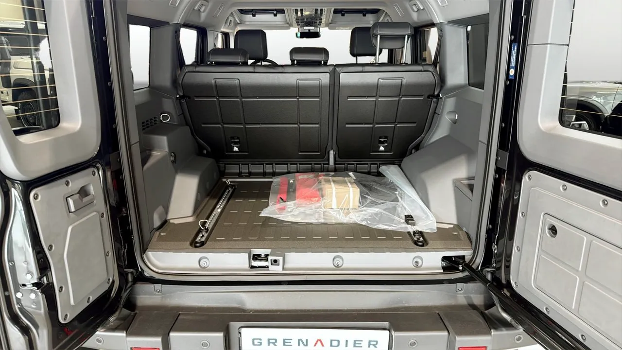 Vehicle image 9